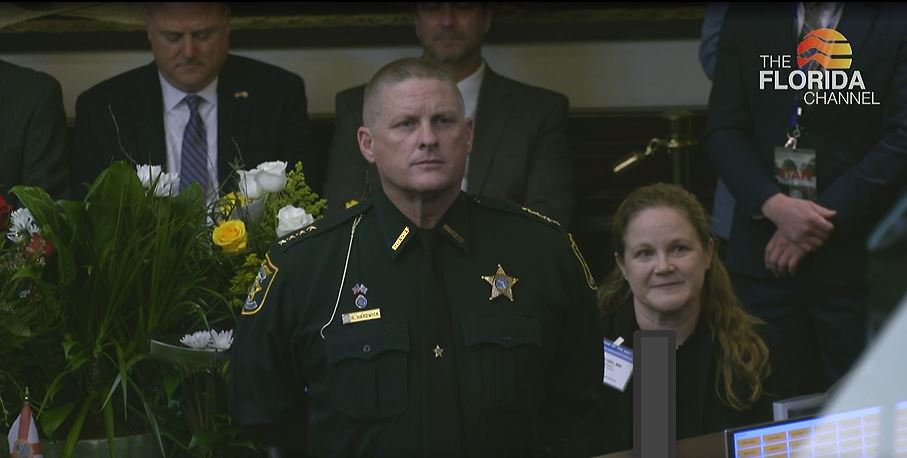 Thank you, @myflhouse Speaker @Paul_Renner for inviting @SJSOPIO Sheriff @Rob_HardwickFL to be the #LawEnforcement Officer of the Day for the opening day of #Session and on the same day as #LawEnforcementAppreciationDay 

#FlaPol