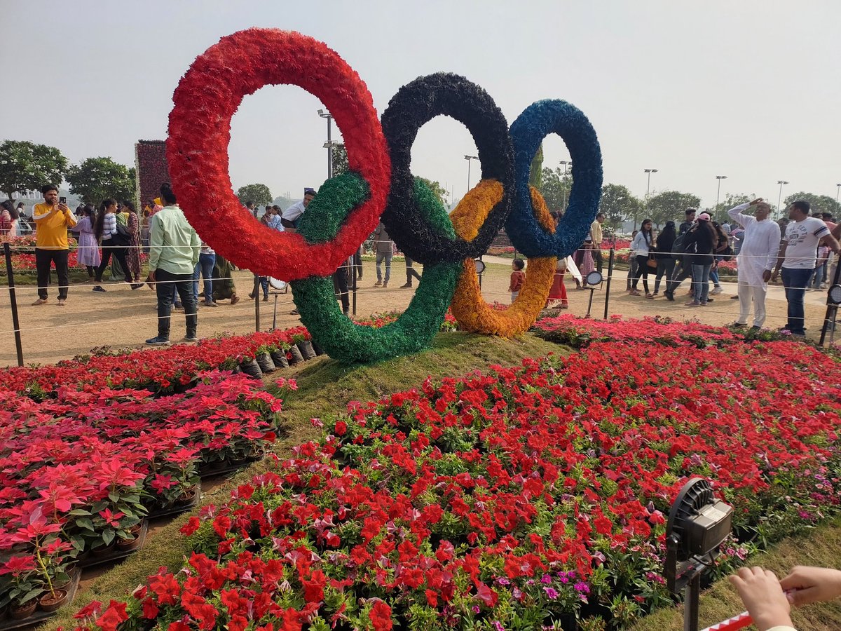 Visited Ahmedabad's Riverfront Flower Show and it struck me: just as every flower adds beauty, diverse skills enrich our teams. Embrace diversity for a more creative, vibrant workplace. #WorkplaceDiversity
#Ahmedabadflowershow2024