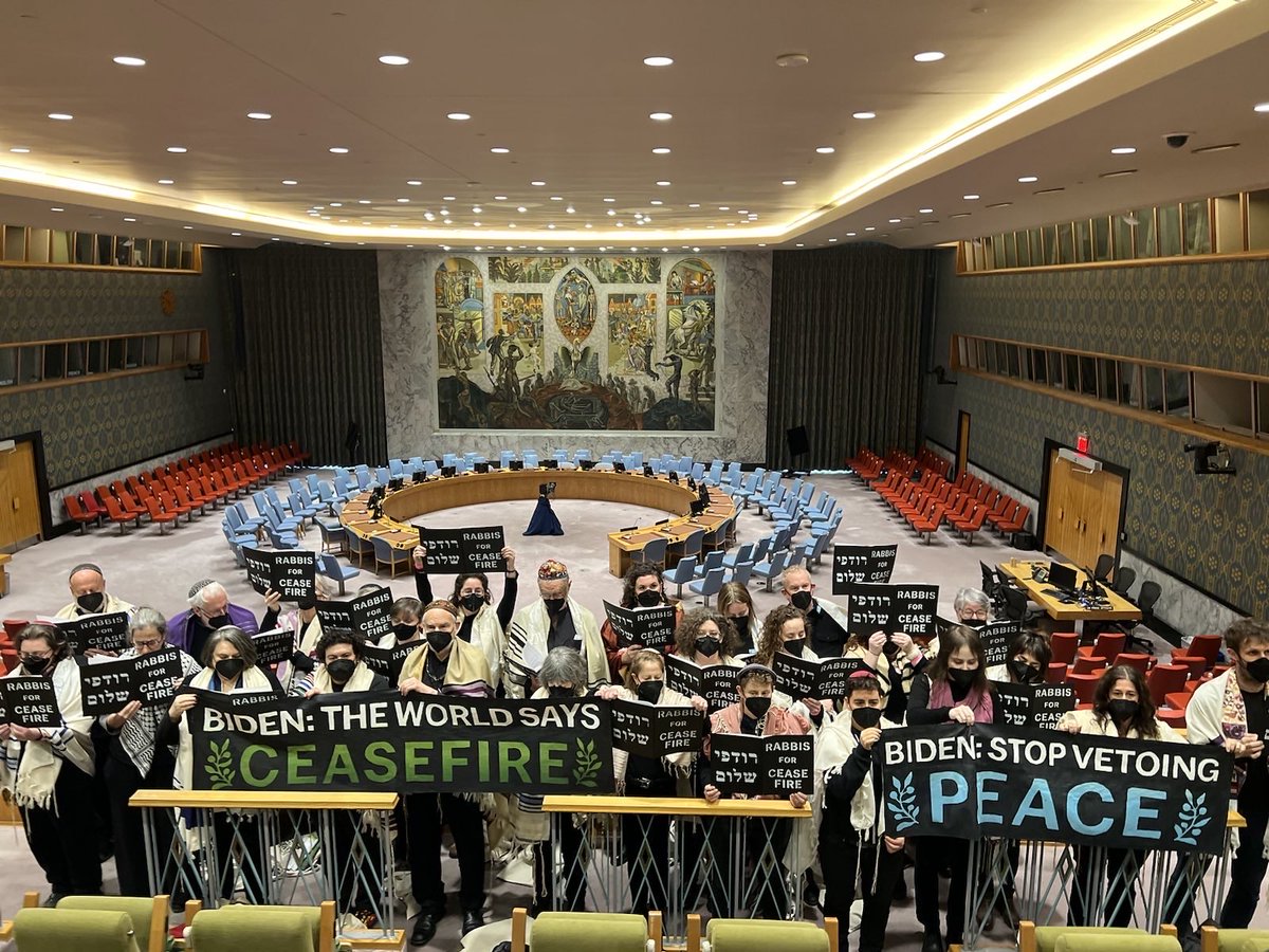1/5 We are here at the UN to remind Biden that the whole world says ceasefire. Stop vetoing peace.