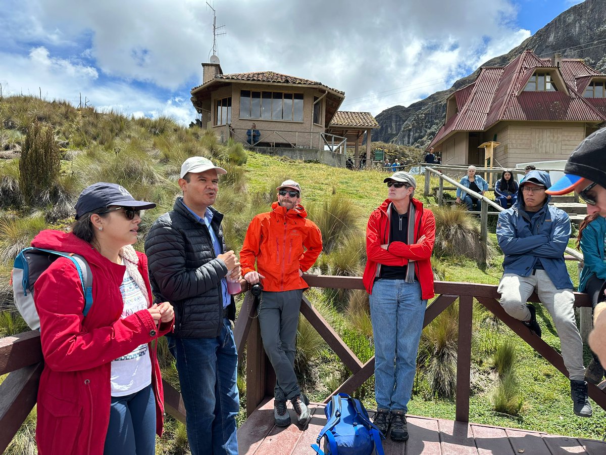 iDRHICA's tweet photo. 💧Comprender el funcionamiento de nuestros sistemas es esencial para la sostenibilidad del agua. Por esta razón, la semana anterior visitamos las cuencas del Tomebamba y del Machángara en nuestra escuela de verano. #Cuenca https://t.co/feO2b0JY7l