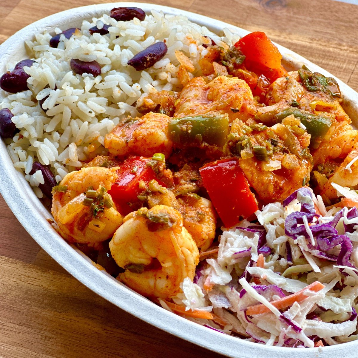 Spice up your Tuesday with our Pepper Shrimp Bowl.
A spicy blend of shrimp, sweet peppers, onions, scallions & scotch bonnet peppers.

#joeyturks #islandgrill #peppershrimp #buildyourownbowl #islandflavours #hamilton #islandvibes #isalndfood