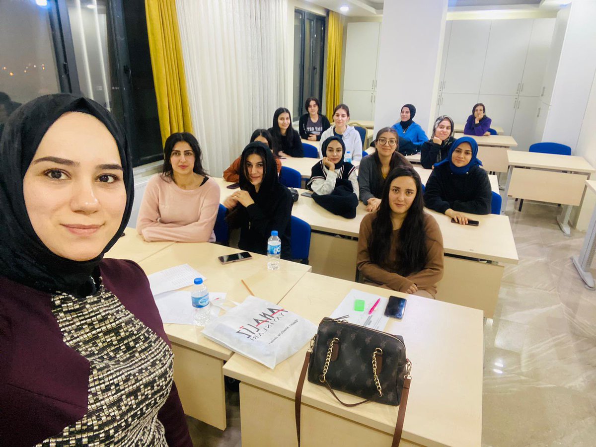 IgdirKYGM's tweet photo. 📌Süreyya Sülün Hanım Yurdu

 'Konuşma sanatını bilen adam, düşündüklerinin hepsini söylemez; fakat söylediklerini düşünür de söyler.'

Diksiyon kursumuz öğrencilerimizin yoğun katılımıyla başladı☺️👏

#KYGM 
#SeninyurdunGSB https://t.co/UCndW9wAAj
