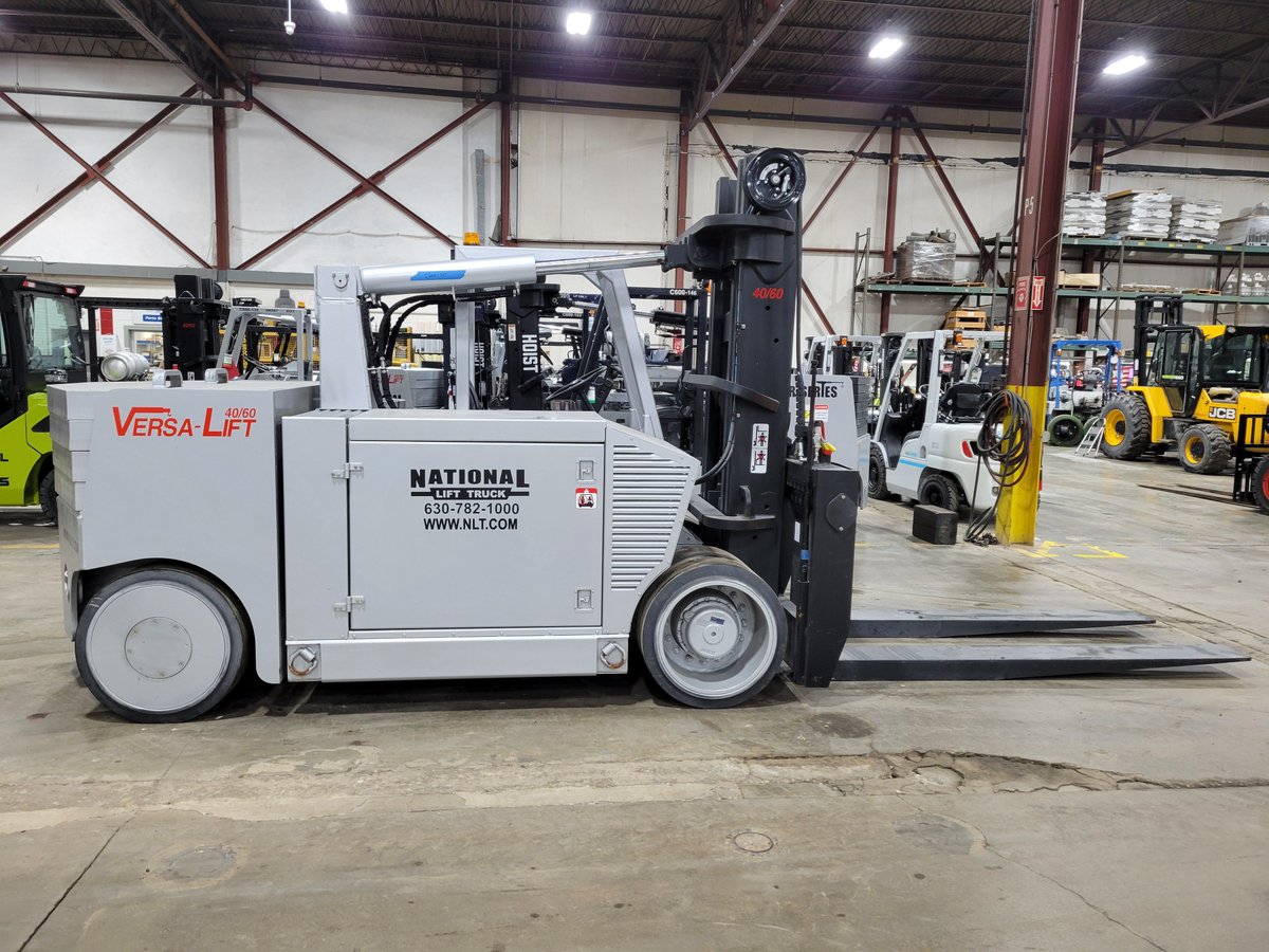 NationalLiftTrk's tweet photo. Versa-Lift 40/60. 60,000lbs lifting capacity. Available now for rental. #rental #versalift #forklift https://t.co/6vQJQsMlUG