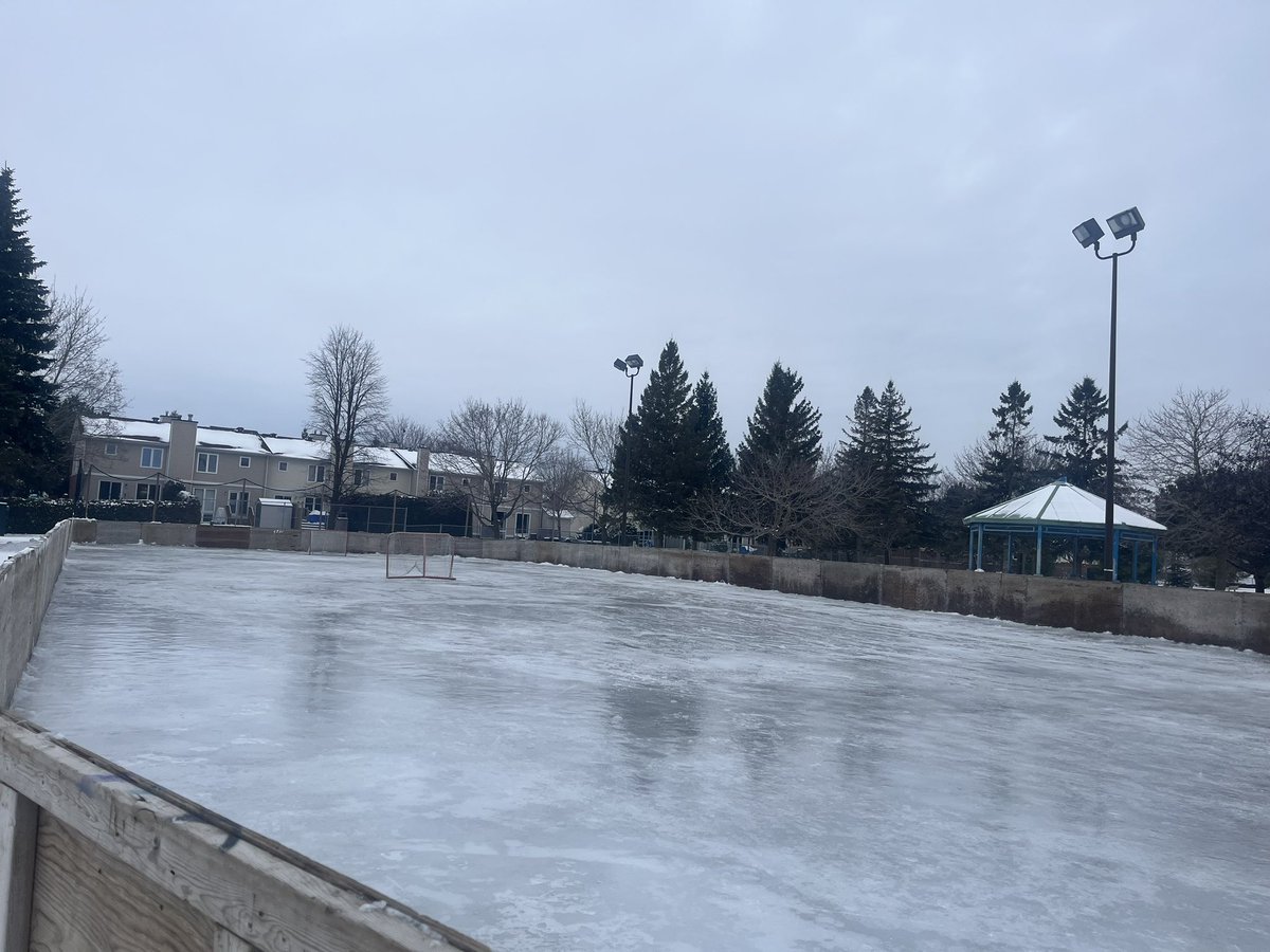 WeybridgeOdr's tweet image. Thank you @HallieCBC from CBC Radio for coming out early this morning to chat about the upcoming ODR season. Was great to see so many skaters out last night for our soft opening. Big week ahead for all - here’s to another great ODR season! 🥅🏒⛸️❄️

cbc.ca/listen/live-ra…