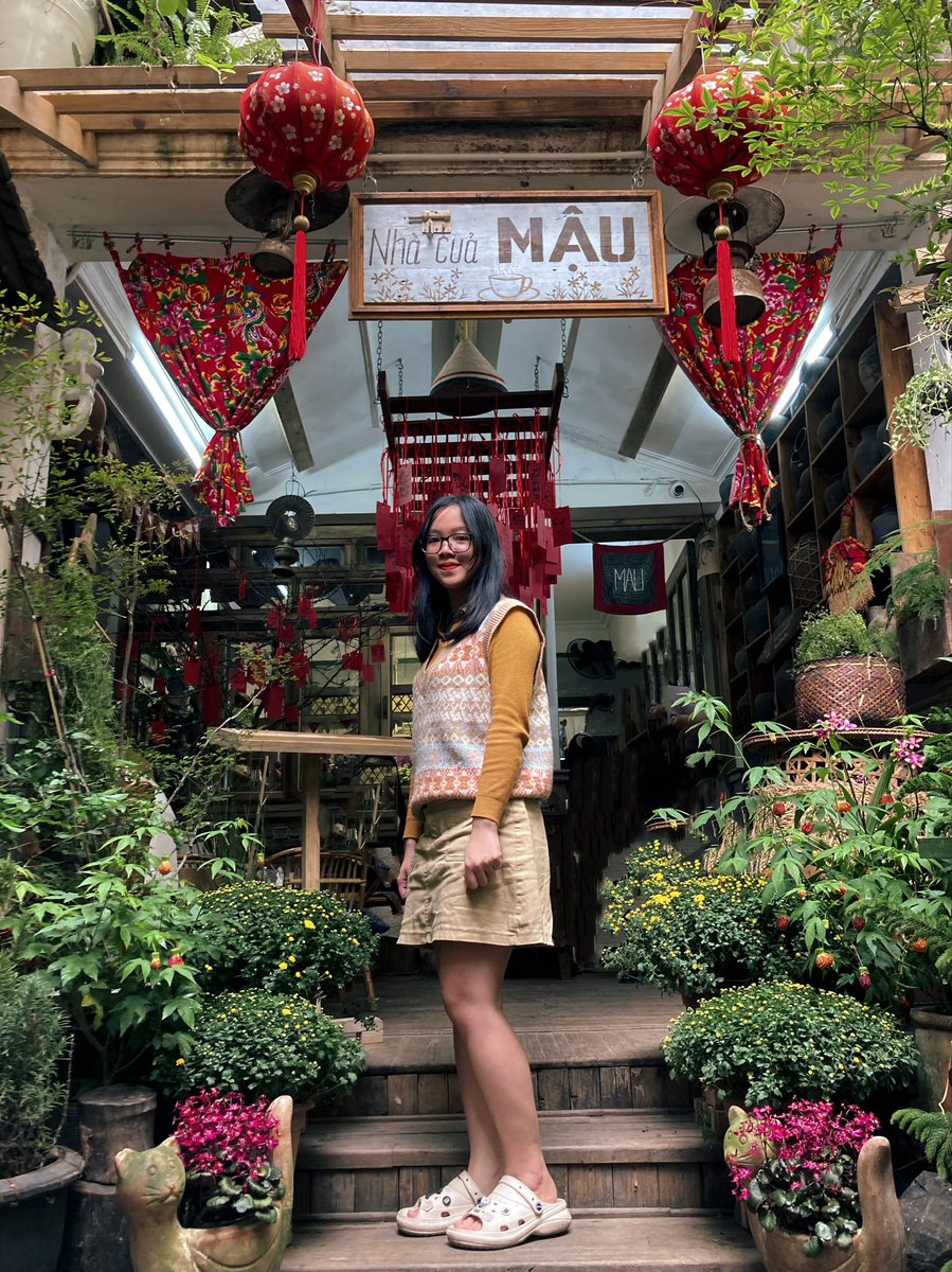 LyPham98's tweet photo. Xuân đến đầu ngõ rộn ràng
Trẻ con nô nức ca vang nhà nhà
Bếp than sưởi ấm má hồng
Nhóm nhem khói lửa nhưng lòng luôn vui
#CHEO #cheouytin #Folllow #follo4folloback #xay #theodoi #tuongtac #cheo #GoodnightEveryone https://t.co/WwJbd6jqvX