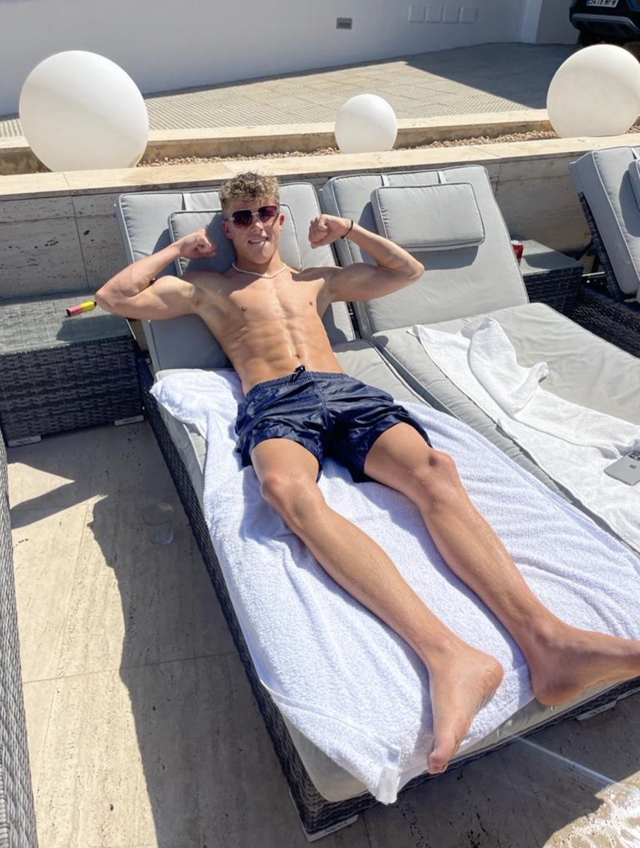 Blondestud69's tweet photo. With clothes or without them? 😈
50% discount on my OF https://t.co/Z4f6p7iTsh