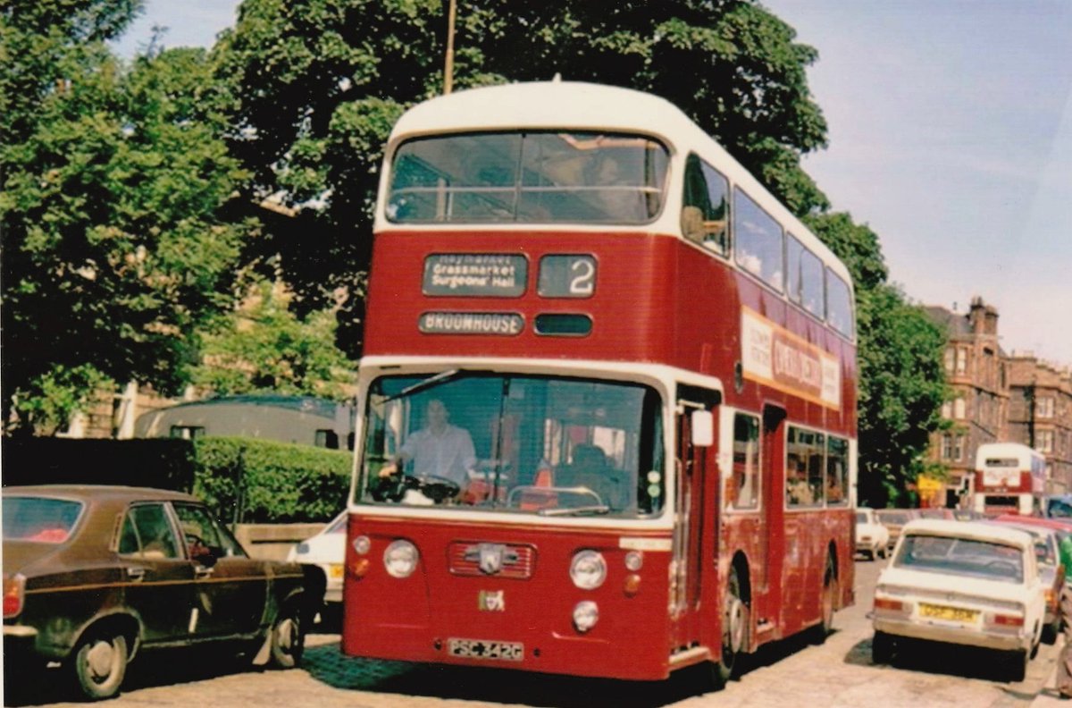 Buses of Edinburgh: 2 to Broomhouse in Brighton Place. (1977) Pic: regentlad on Flickr.