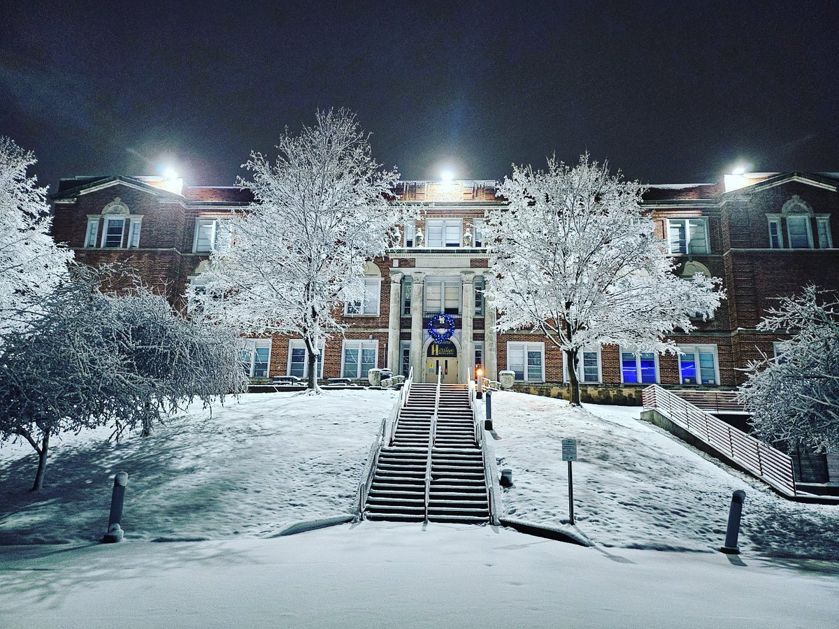Dr_Allegri's tweet photo. Find me a more beautiful campus on the first ❄️ day than @heritagescoop …

I’ll wait!!! 

#WeBelieve students and staff should enjoy this day, and have some fun ⛄️! 📸 cred: C Bricker!  @LIBERTYSCHOOLS #lpsfirstsnowday https://t.co/zicWtzFC9E