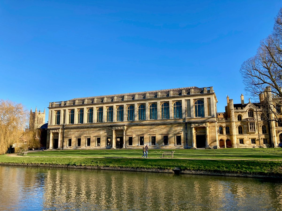 Trinity1546's tweet photo. 😎Blue skies ahead at the #WrenLibrary #Trinity1546
📸 Joanna Cooney https://t.co/I4TvKdK4PB