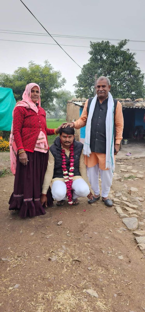 DoraArpit's tweet photo. बचपन के राष्ट्रीय स्वयंसेवक संघ के साथी भाई लोकेंद्र जी राणा बेलनगंज को जन्मदिवस की  शुभकामनाएं
प्रभु श्री राम का आशीर्वाद सदैव आपके ऊपर बना रहे हैं https://t.co/6pA7YDuQi8