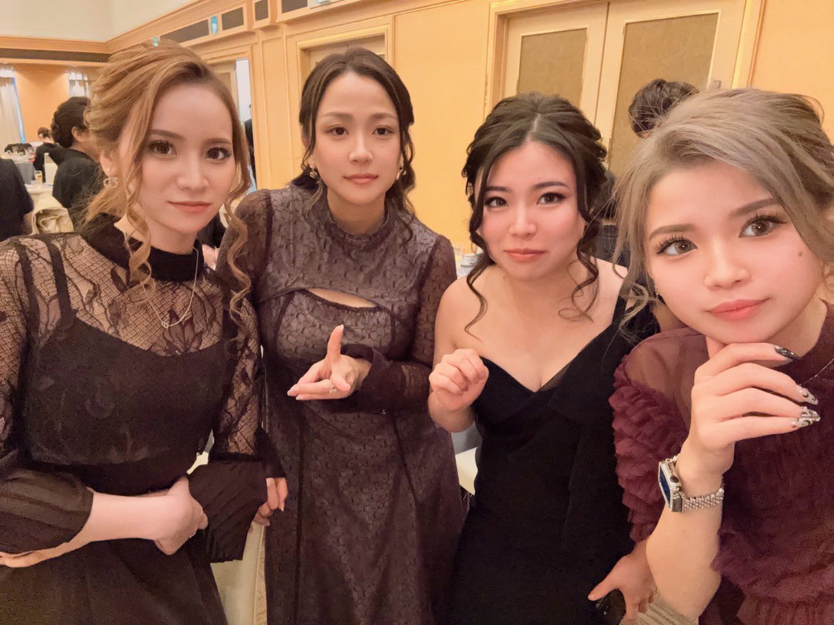 ___ax92's tweet photo. 綺麗だなぁ
加工がむずいだなぁ
この後インフルなっただなぁ
新年会できなかっただなぁ
また半年後会おうぞ😭🫶 https://t.co/oAAfZSpcjE