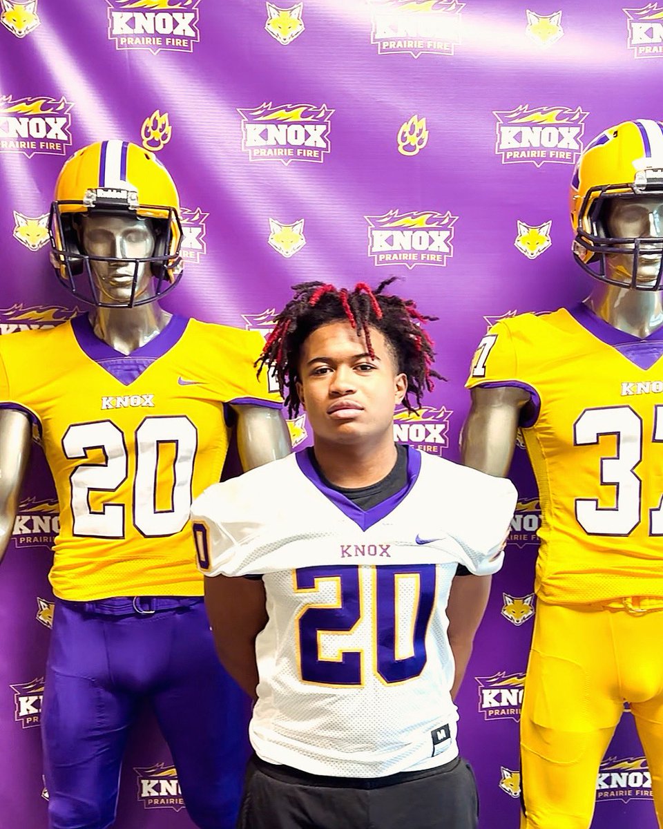 Thankyou <a href="/FB_KnoxCollege/">Knox College Football</a> and <a href="/CoachWillits/">Aaron Willits</a> @DomParello for the official visit. 🙏🏾👍🏾💪🏽💪🏽💯