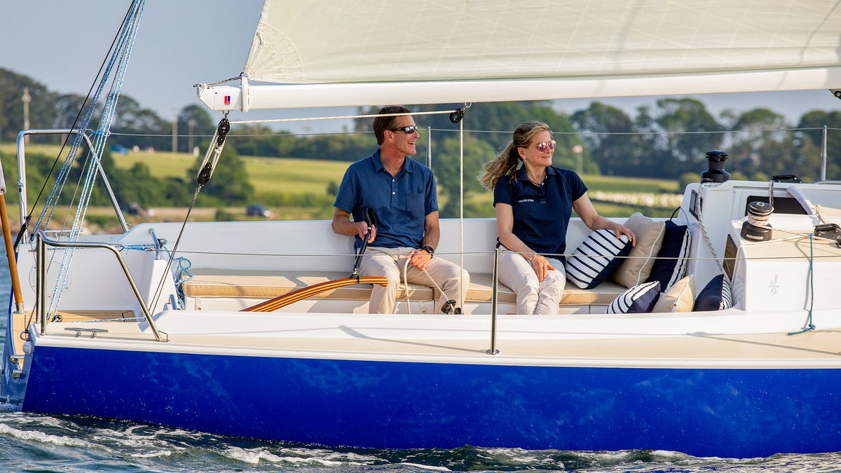 McMichaelYards's tweet photo. The J/9 daysailer has a deep, secure cockpit (8.4’ long) with four great corner seats to nestle into and enjoy the day. With friends and family aboard, everyone can find the perfect place to relax.
https://t.co/DWsQTP5zWs
#jboats #sailboat #yachting #daysailer #sailing https://t.co/lAr7r7LPTX