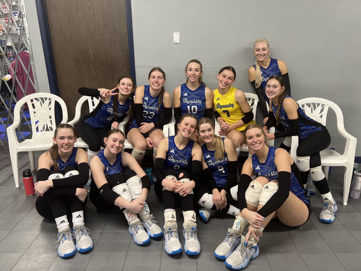 PaulJones95's tweet photo. Congrats to @EmilyJones2024 and @dynastyvbc 18 Blue for qualifying for KC’s Power League!!  Just the start of a tremendous club season &amp; great things to come!  #BlueOnTwo-1-2-Blue #BTB https://t.co/1H95NnFW8r