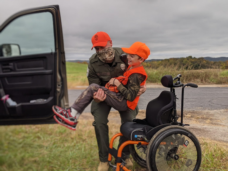 kyafield's tweet photo. #ConservationOfficers do far more than catch poachers. They help people and serve their communities. So on this #NationalLawEnforcementDay, we'd like to offer our thanks to the dedicated men and women in green. https://t.co/pgeTTN1Flz