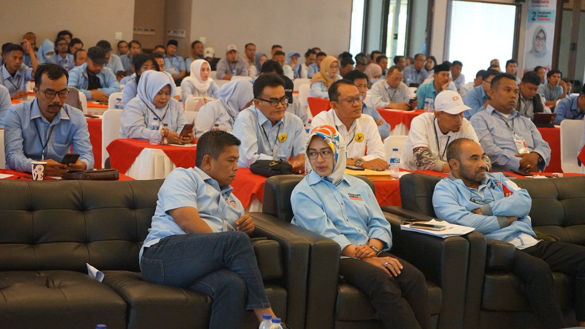 prima_or_id's tweet photo. Menghadiri undangan Komunitas Relawan @prabowo @gibran_tweet Se Provinsi Banten. Ketum PRIMA menegaskan, Prabowo-Gibran adalah figur kepemimpinan nasional yang kuat dan tidak akan goyah menghadapi tekanan apapun, termasuk tekanan asing dalam membangun industri nasional, (9/01/24) https://t.co/AQWRCqejKJ