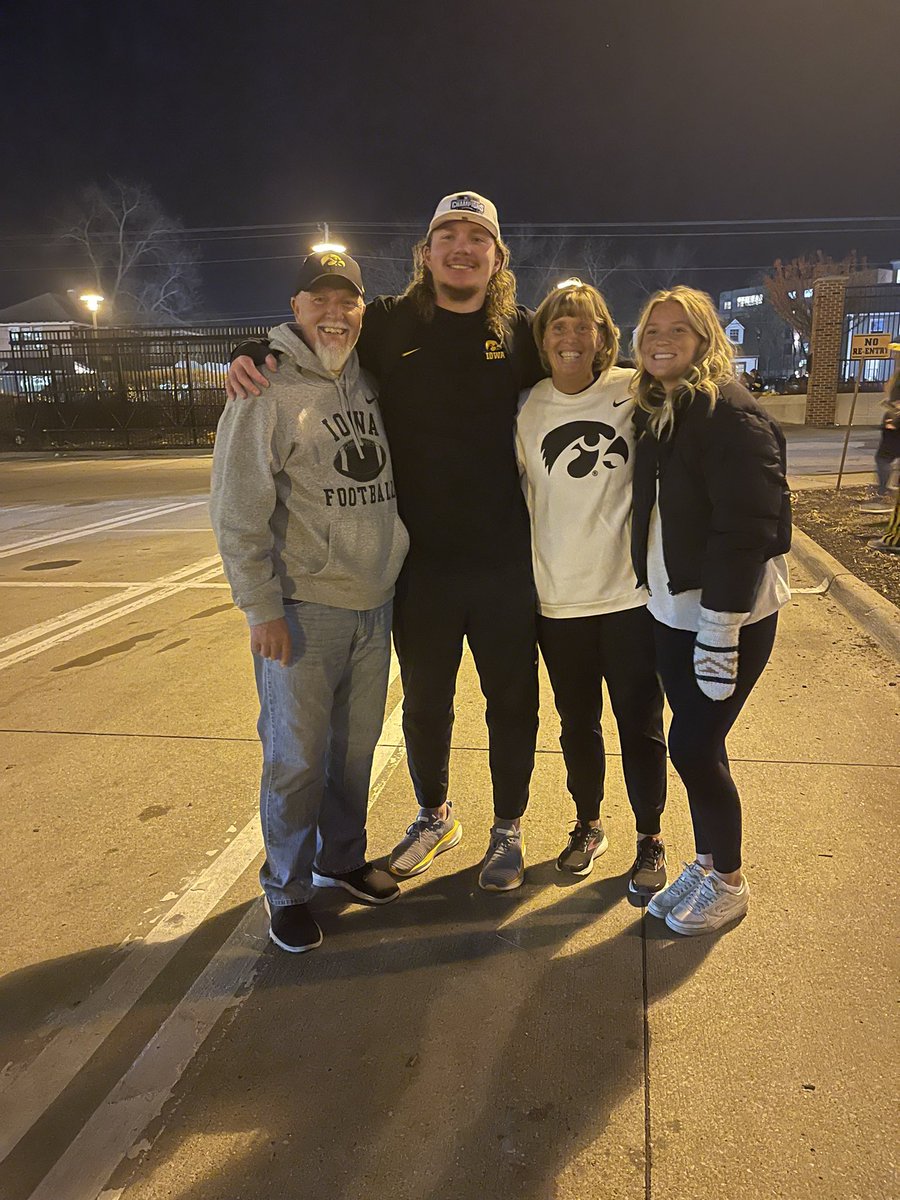 Hayden Large tweet media