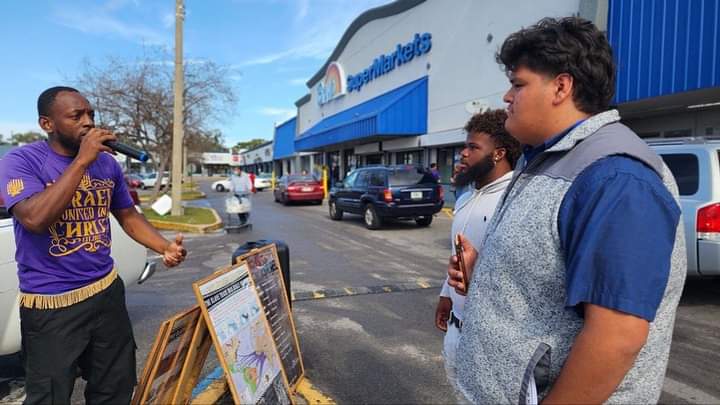 IuicOrlando's tweet photo. So they read in the book in the law of God distinctly, and gave the sense, and caused them to understand the reading.
Nehemiah 8:8 KJV

Giving the sense to the 12 tribes scattered.

#Sabbathcamp #nathanyel7 #camplife #bible #wordofgod #bravo #orlando #bookofthelaw https://t.co/HlH4rdX69m