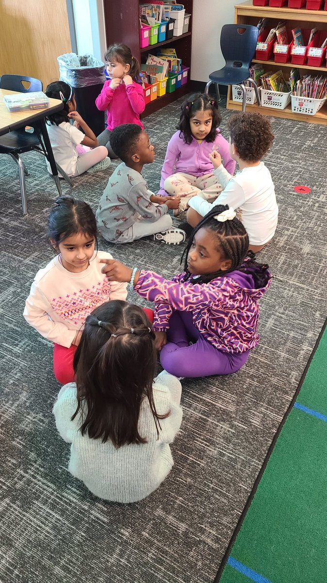 MrsGMHarrison's tweet photo. Waking up our math brains from winter break with a counting from a random number challenge! ☃️ @allenelem https://t.co/XhslpNxLrW