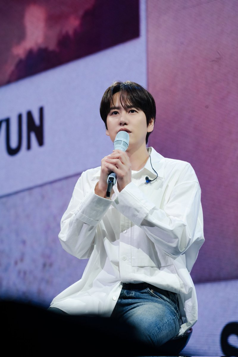 GaemGyu's tweet photo. 💛

<KYUHYUN 'Restart' SHOWCASE>

여러분들과 함께한 힘찬 시작! 
규현 EP [Restart] 쇼케이스에 와주신 모든 분들께 감사의 인사를 전합니다💫

바쁜 하루 함께해주셔서 고맙습니다 규피터💫

🎼 SET LIST

01. 광화문에서
02. 사랑이었을까
03. 내 마음을 누르는 일
04. 그렇지 않아
05. Rainbow

A powerful start with all of you! 
We extend our gratitude to everyone who attended the KYUHYUN EP [Restart] showcase. ✨

#규현 #KYUHYUN
#Restart
#그렇지않아 #천천히느리게 #사랑이었을까 #Rainbow #너여서그래
#TheStoryBehind #SlowSlowly #WasItLove #ThanksToYou
#쇼케이스 #SHOWCASE