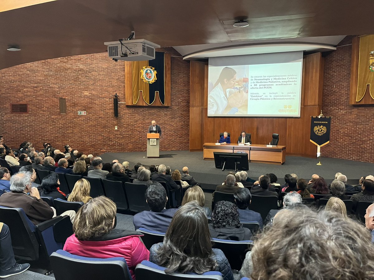 FacMedicinaUNAM's tweet photo. “Ha sido un privilegio, un honor y un gran gusto trabajar estos ocho años con universitarias y universitarios comprometidos con el futuro de este país”: Dr. @germanfajardo, durante el Informe de Actividades 2016-2023. https://t.co/L2zrgywKqS
