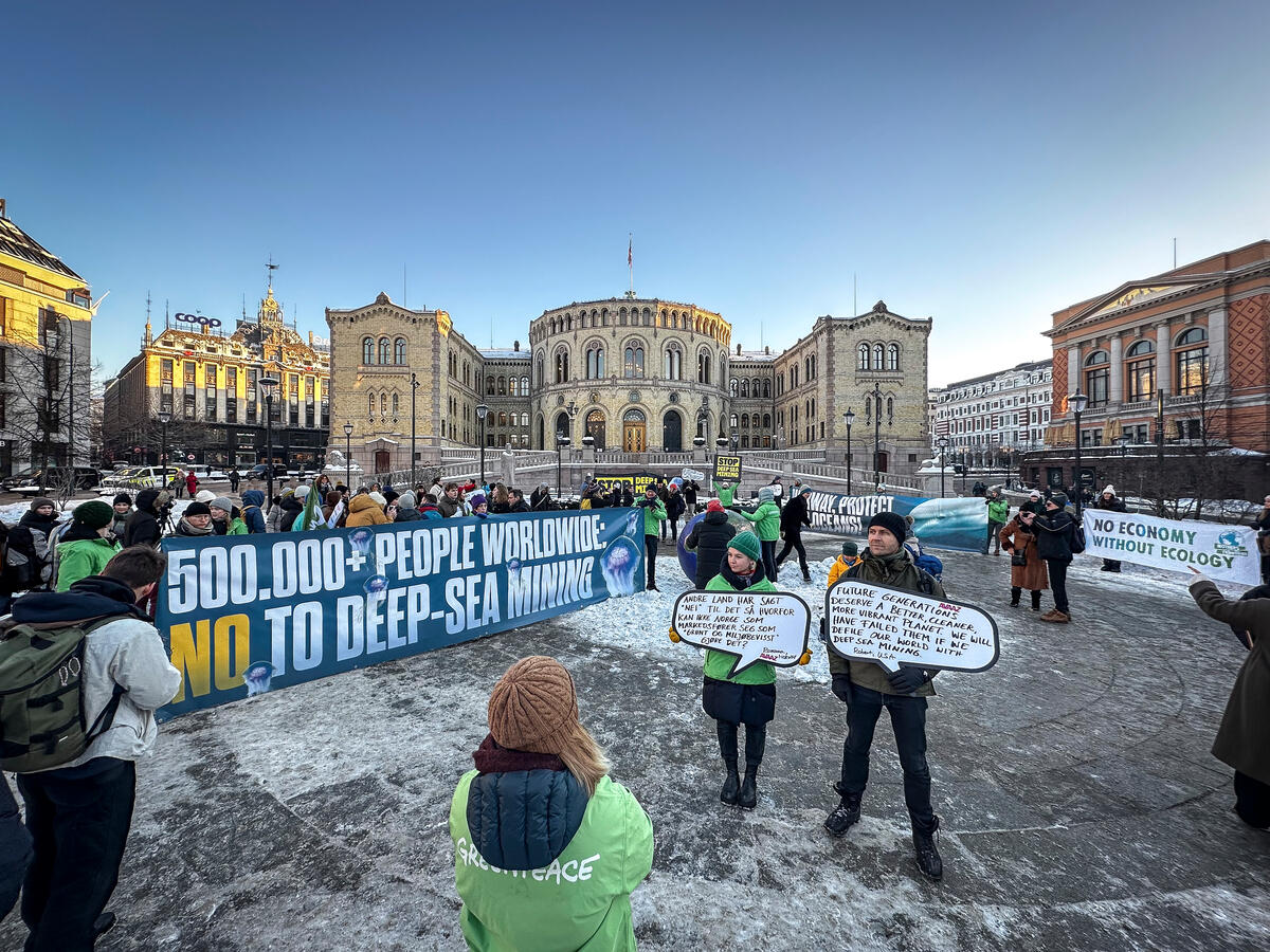 🚨The Norwegian Parliament 🇳🇴has voted today to approve the opening of Arctic waters to destructive #DeepSeaMining despite massive criticism from scientists, fishery organisations &amp; the international community, read our response: savethehighseas.org/2024/01/09/act… 

📷© Greenpeace/Will Rose