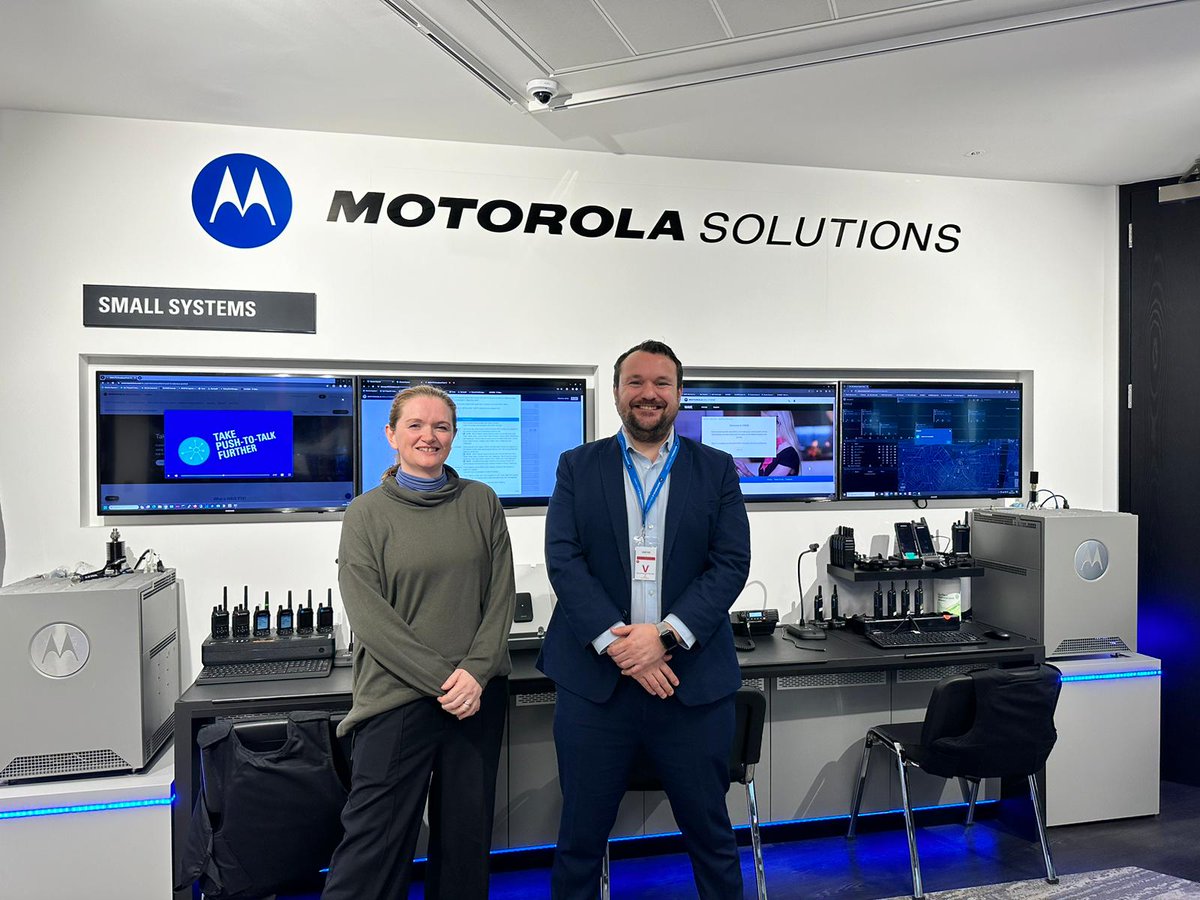 Another @PoliceChiefs and @CollegeofPolice colloboration with a visit to @motorolaUK to discuss BWV, stop and search, and facial recognition technology @DCCJimColwell #bodywornvideo #UKpolice #stopandsearch