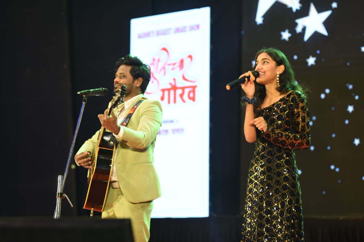 suvichargaurav's tweet photo. Singing Performance from Nashik’s biggest award show #सुविचारगौरव
#performance #celebrty #celebrtyshow #dancer #singer #singning #singers #awardshow #awards #awardsnight #nashik #awardwinner #suvichargaurav #awardsceremony #akashpagar #ravindrapagar #पुरस्कार https://t.co/h6LlDnhk0O
