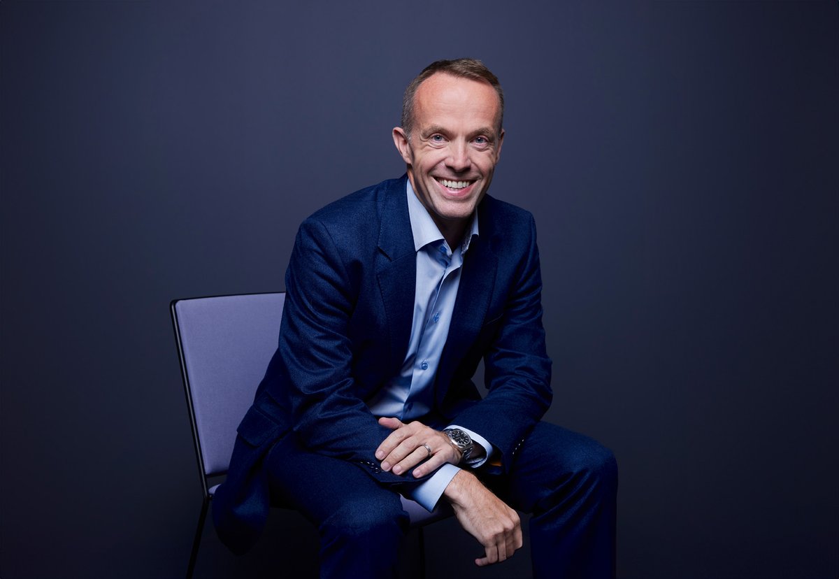 CindyJaudon's tweet photo. Today @IFS is embarking on a new journey with the appointment of @MarkWMoffat as CEO, succeeding @DarrenRoos who has been appointed Chair of the Board. This transition builds on our successful strategy and I'm looking forward to the future.

https://t.co/hV3rg27DiL https://t.co/2zX5qfNnd4