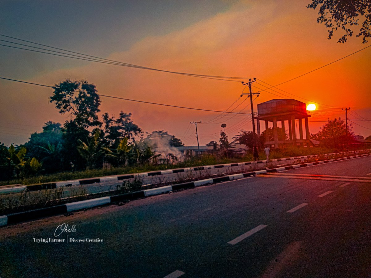 Whatever makes you feel the light from the inside, chase that. 

Location: Gulu. 

#PhonePhotography