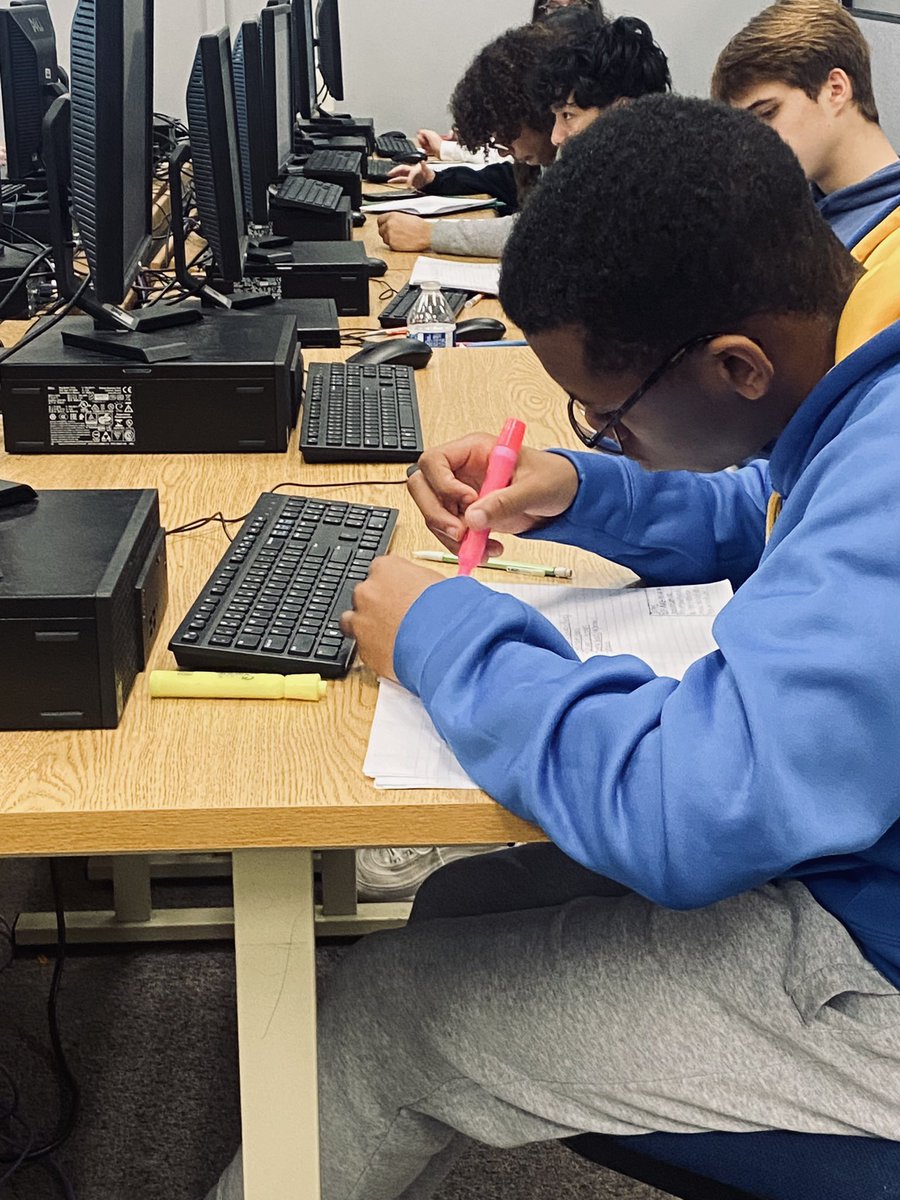 Note taking… a skill that is challenging but rewarding. Business Explorations is ready for finals! <a href="/OHS_Tigers/">Oakville High School</a> <a href="/MrsMueller4/">Suzy Mueller</a>