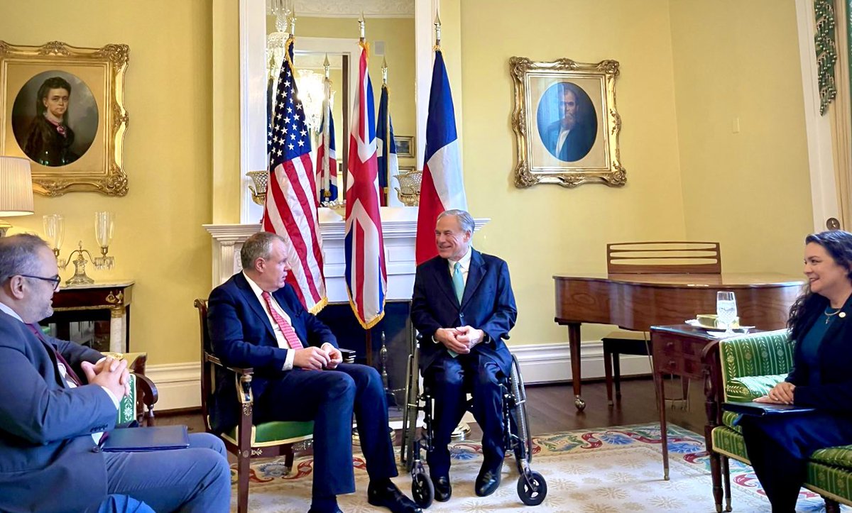 A big Texas welcome to The Rt Hon Sir <a href="/ConorBurnsUK/">Sir Conor Burns</a> MP, the Prime Minister’s Trade Envoy to the 🇺🇸. 

#DYK UK/TX trade is worth $14 billion and the UK is the #1 source of FDI? 

Great to start the visit by meeting with <a href="/GovAbbott/">Greg Abbott</a> to discuss ways to make that number grow. 🇬🇧🤝🇺🇸