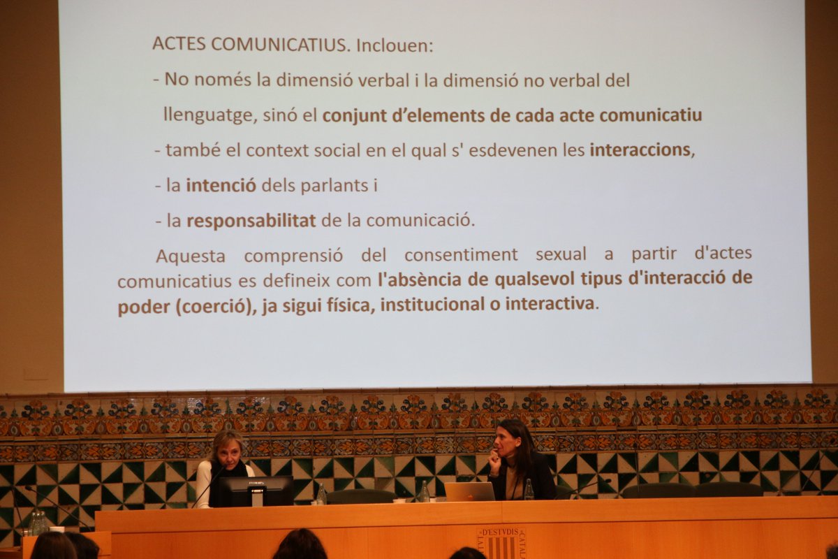 iec's tweet image. Ara, a la sala Prat de la Riba de l’#IEC, @LidiaPuigvert parla de les diferències entre #coacció i #consentiment #sexual.

A la jornada ‘Formes d’avaluació del professorat universitari: objectivitat, arbitrarietat i assetjament sexual’, organitzada per l’@ACSociologia.

#MeToo 🎓