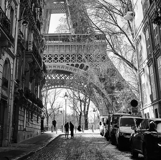 Another wintery 'Take on the tower'... 📷❄️❄️@barthi75 #EiffelTower #Paris #France #Parisjetaime #takeonthetower