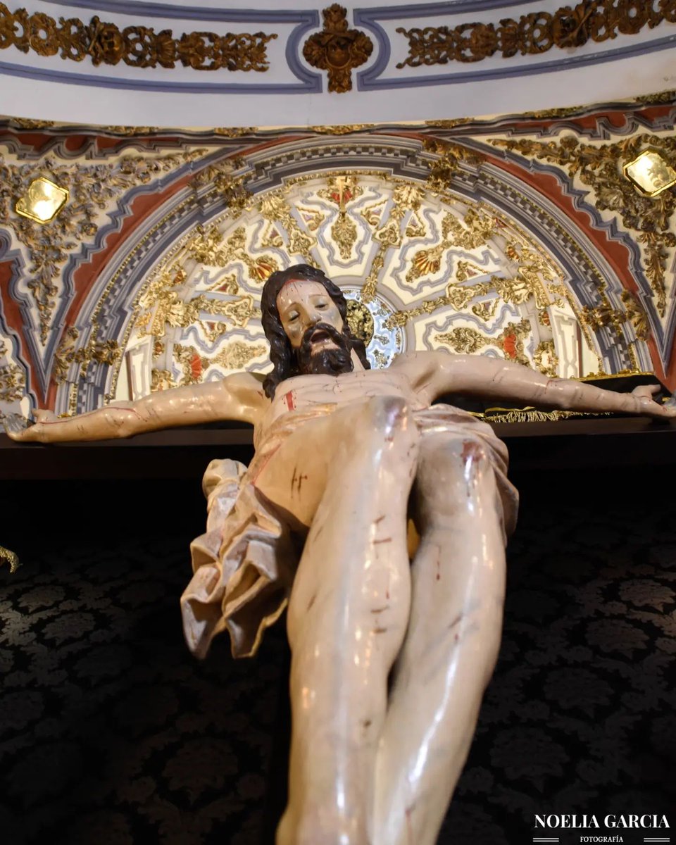 A los pies del Señor de Ánimas.
Foto 📷: <a href="/phnoeliagarcia/">Noelia García</a> 
⛪️: <a href="/rcfusionadas/">Cofradías Fusionadas</a>  <a href="/AnimasDeCiegos/">Ánimas de Ciegos</a> 

#SentirCofrade #SemanaSanta #Málaga #FusionadasMLG #Fusionadas #RCFusionadas #RealesCofradíasFusionadas #AnimasDeCiegos #AnimasDeCiegosMalaga #MiercolesSanto #CofradiasMLG