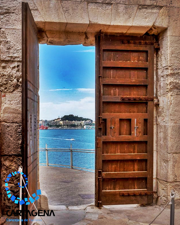 TuriCartagenaES's tweet photo. Hoy en nuestra tendencia #Asómate, nos asomamos desde la fortaleza más visitada de #Cartagena, el #FuerteDeNavidad https://t.co/zaiceZiApg
