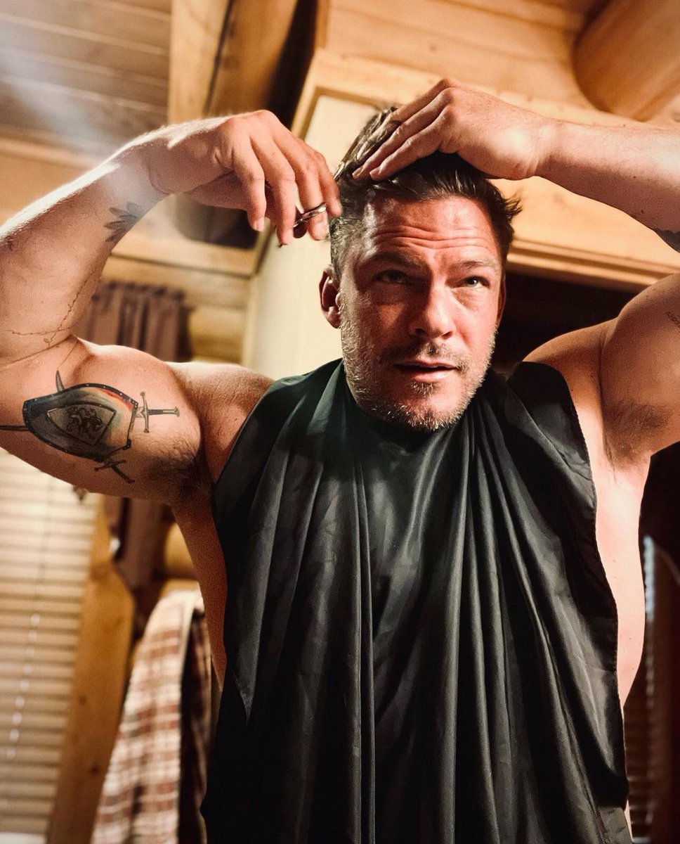 Alan Ritchson Updates tweet media