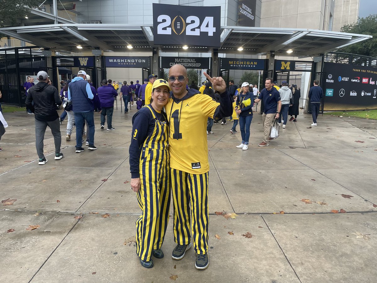 Thank you <a href="/UMichFootball/">Michigan Football</a> for an awesome season and an awesome experience! Congratulations! 💛💙〽️ #goblue