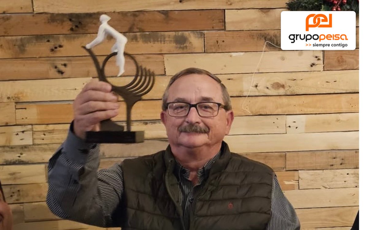 grupo_peisa's tweet photo. 🎉 En las recientes celebraciones de Navidad realizamos los homenajes de despedida por jubilación de Enrique Rodrigo, Director Financiero en la central de #grupopeisa en #Gandía, y de Vicente Tarrago, comercial del equipo de #Alzira. ⤵️ https://t.co/T5WnyDQqW3