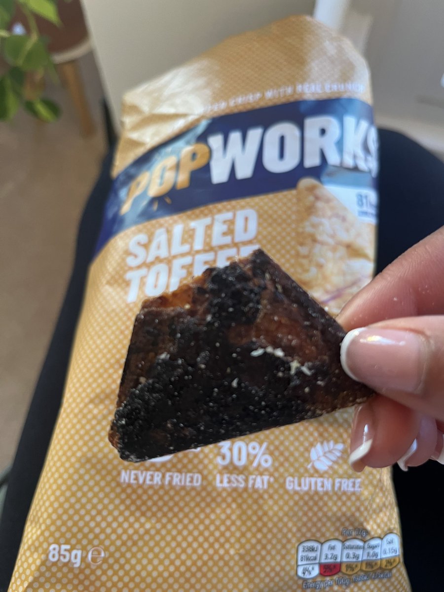 bearsplacemrkt's tweet photo. @PopWorksSnacks Quality control much? It’s giving burnt toffee. Less of the toffee, more of the burnt

#tuesdayvibe https://t.co/mwZFpjf14k