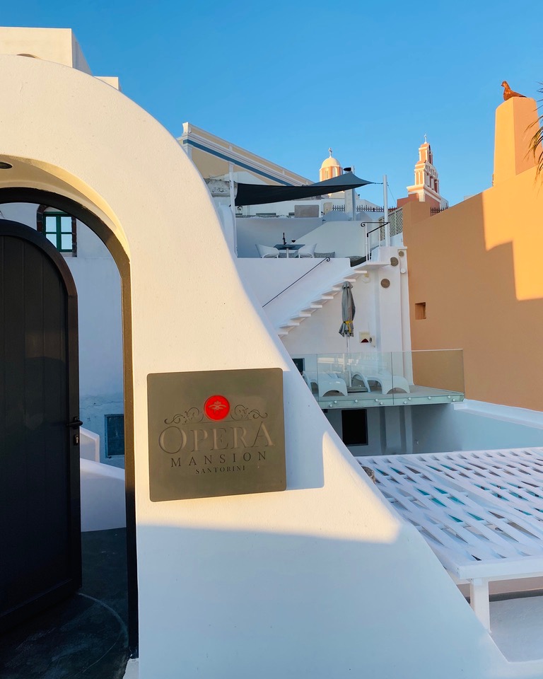 OperaMansion's tweet image. Experience Santorini&apos;s breathtaking sunset from the luxurious comfort of Opera Mansion! 🌅✨ Our exclusive poolside setting offers front-row seats to the mesmerizing hues of the Aegean twilight. 

Book directly with us at …sionvillasantorini.reserve-online.net

#SunsetSerenity #SantoriniEscape
