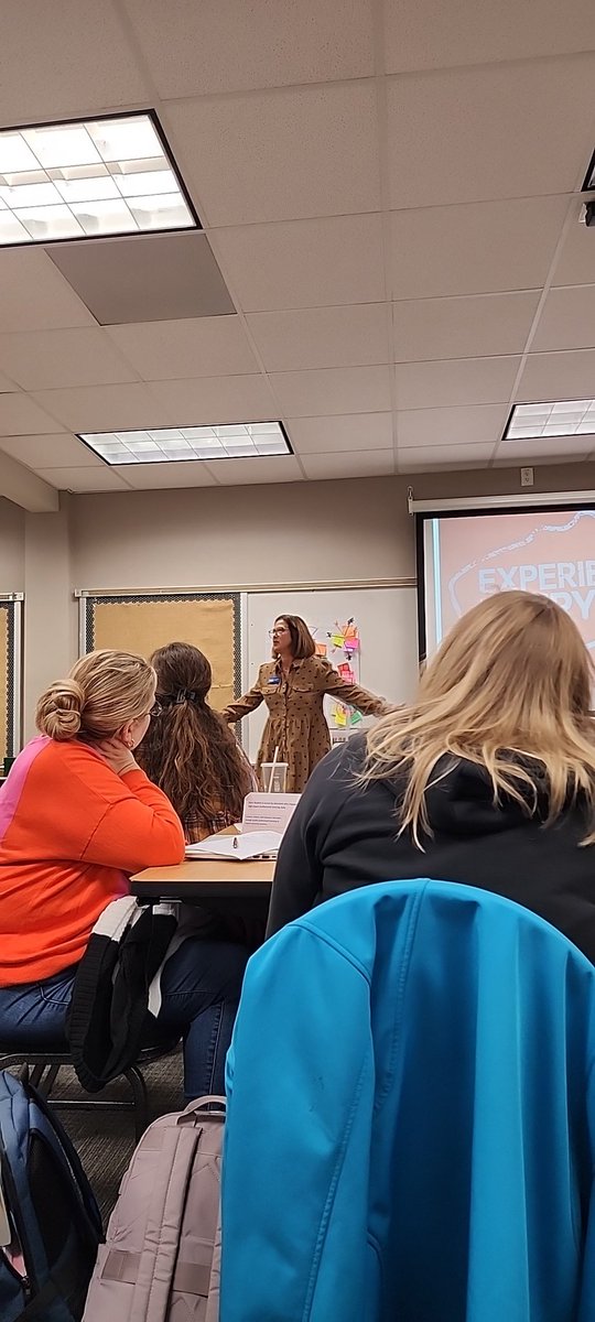 SuperD_Cooper's tweet photo. We have 877 years of experiencein this room😮....@janellepersall said... A rising tide lifts all boats!💖
@tpersall #lftxlearns https://t.co/wt8E7z4IfN
