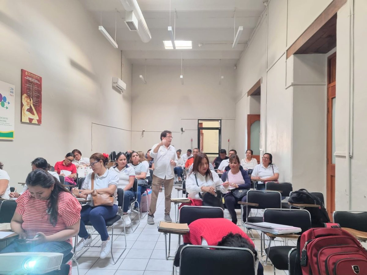 DH_IEEPO's tweet photo. En cord. con la Casa Jurídica de la @SCJN desarrollamos el taller "Derechos Humanos y Prevención del Abuso Sexual Infantil", contando con la participación del personal docente de la Esc. Prim. "Presidente Alemán".

#UnPuebloTransformandoSuHistoria
#PorUnOaxacaConMejorEducacion https://t.co/x3wb6O4wPn