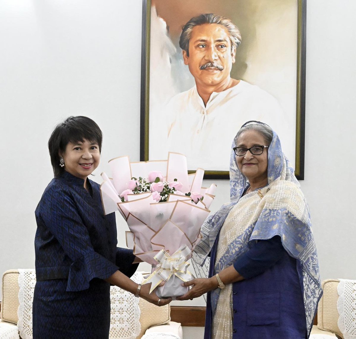 albd1971's tweet photo. Thailand's ambassador to Bangladesh Makawadi Sumitmore congratulated Awami League President and Prime Minister Sheikh Hasina on her absolute victory in the 12th National Parliament election.
She delivered a congratulatory message from the King of Thailand and the head of state to Bangladesh PM. Thailand is optimistic that Bangladesh will grow further and the bilateral relations will become stronger in the coming days.
#Elections2024 #SheikhHasina #AwamiLeague #Victory #Thailand #Diplomacy #BangladeshElections @MFAThai