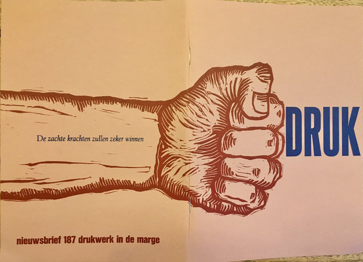 Koppermaandag in Gouda: stamppot met interessant verhaal van Thomas Gravemaker over de bijzondere typograaf Bram de Does. En vandaag als verassing op de mat: nieuwsbrief van Drukwerk in de Marge met omslag gemaakt door @Drukwerkplaats. De zachten krachten zullen zeker winnen.