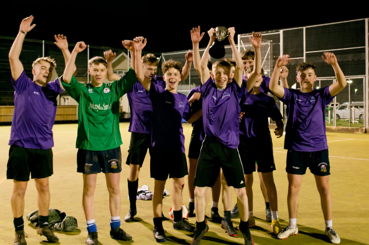 Ddiwedd tymor cafwyd gêm bêl-droed elusennol at apêl y di-gartref rhwng staff a’r Chweched Dosbarth. Yr ieuainc aeth a hi’r tro hwn!!🏆9-6.<a href="/Godrer_Berwyn/">Ysgol Godre’r Berwyn</a>