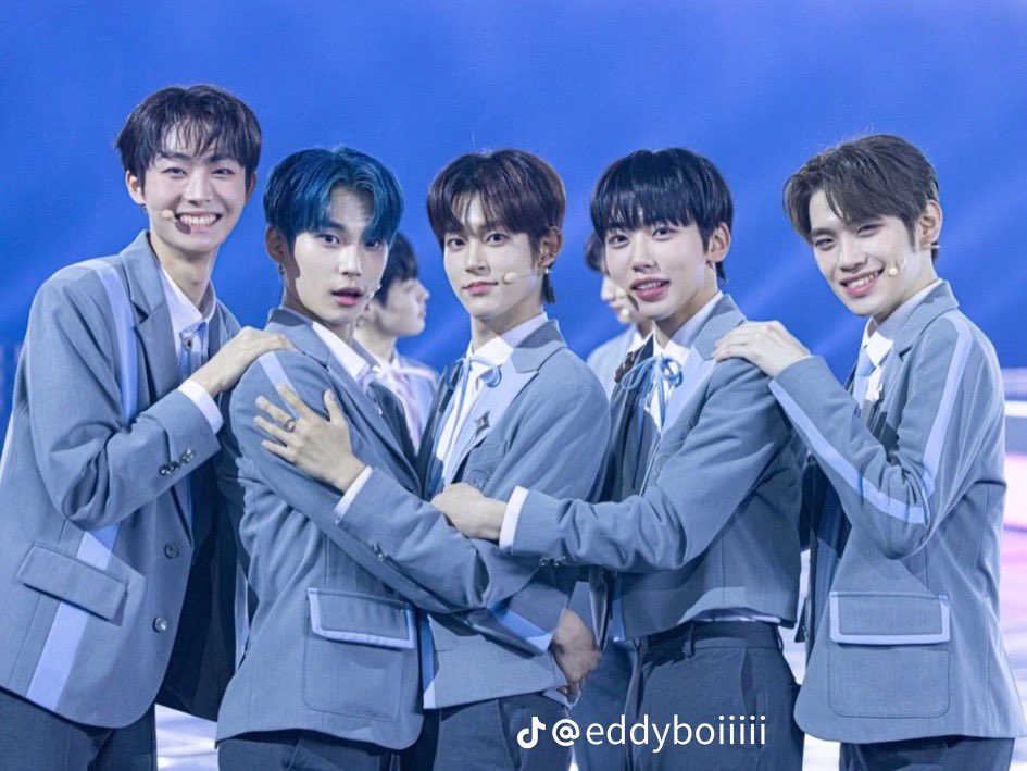 gaysoobinie's tweet image. txt if they were even gayer