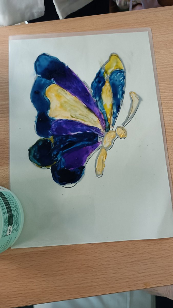 Ward_L3's tweet photo. 🎨💖 Elderly patients embraced the art of glass painting with Caroline, trying it for the first time. Laughter, creativity, and newfound skills filled the room. #ArtTherapy #JoyfulMoments 🌈😊 @ExpTeamNCA @NcaPef @NCAlliance_NHS @NCAresearchNHS @SalfordCO_NHS @NCANursing https://t.co/W7x1abrp9q