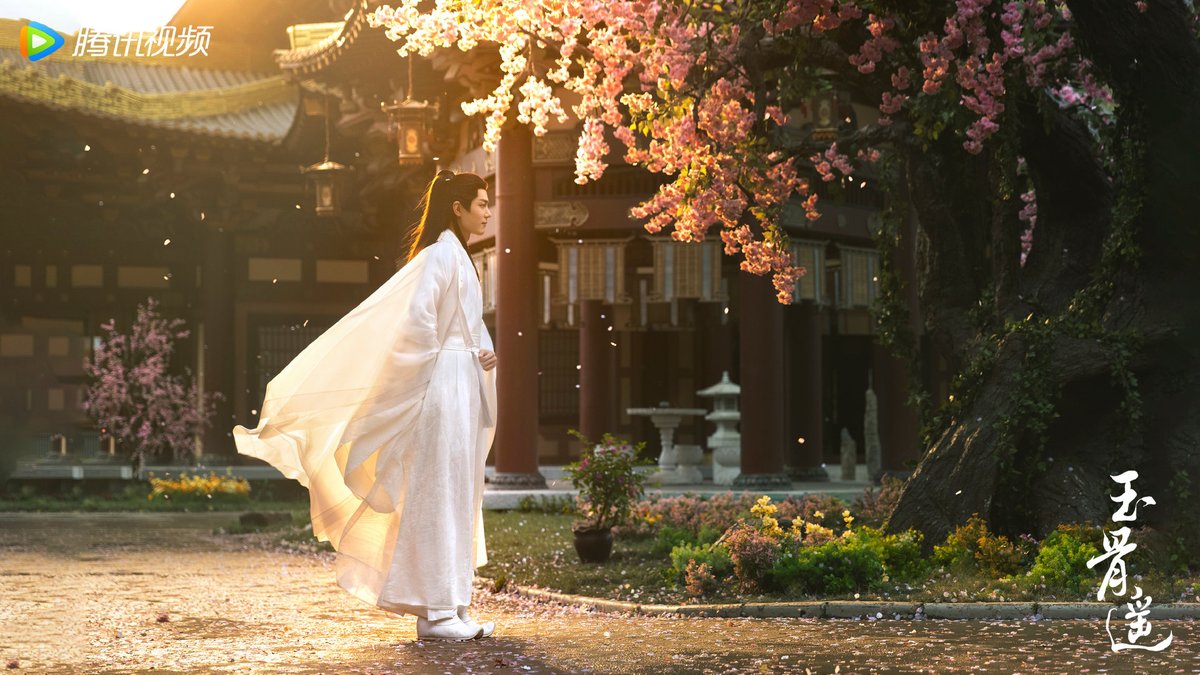 Suibian2248's tweet photo. The most visually pleasing #XiaoZhan's productions (in my opinion):

1. The Longest Promise https://t.co/uGC9RRn7cF