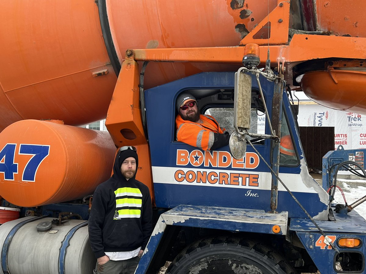 Teamsters294's tweet photo. Teamsters deliver the best concrete! Our brothers from Bonded Concrete pouring a foundation for a strong house! Thanks for all your hard work out there. @Teamsters @KoniszewskiStan @Quacky294 @TeamsterHughes #UnionWork https://t.co/Df5GVodXbP